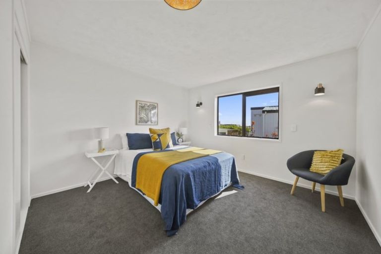 Photo of property in 2/127 Bucklands Beach Road, Bucklands Beach, Auckland, 2012