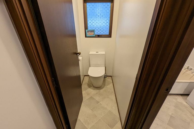 Photo of property in 2/133 Mokoia Road, Birkenhead, Auckland, 0626