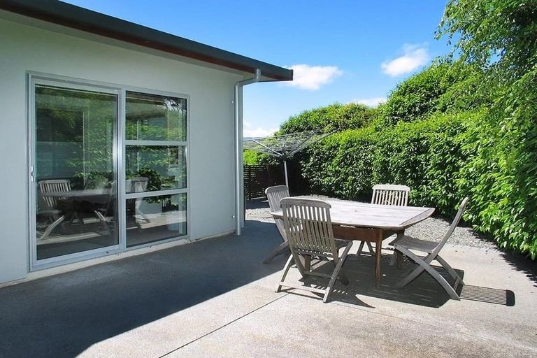 Photo of property in 2 Scoresby Grove, Whitby, Porirua, 5024