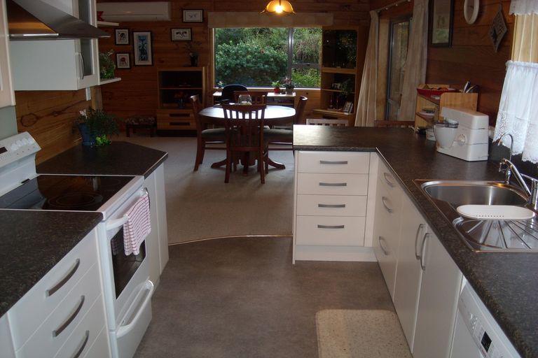 Photo of property in 527 Belcher Street, Pirongia, 3802