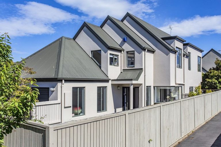 Photo of property in 53 Hawkesbury Avenue, St Albans, Christchurch, 8014