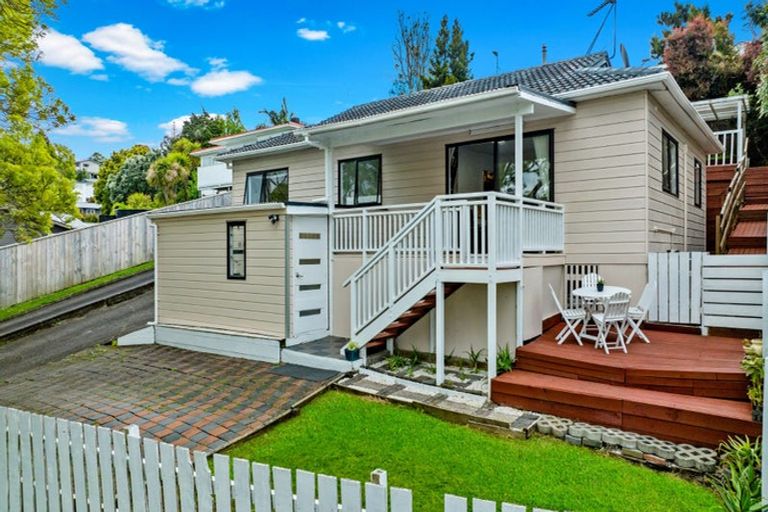 Photo of property in 1/51 Vandeleur Avenue, Birkdale, Auckland, 0626