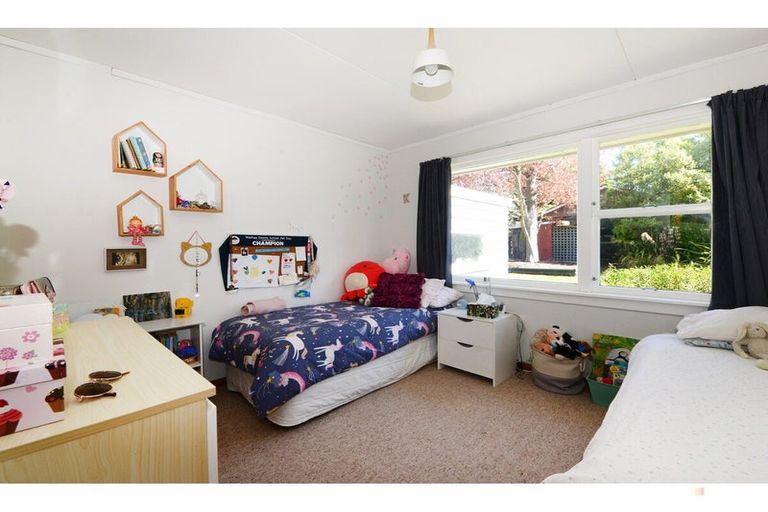 Photo of property in 15 Oxford Street, Waimate, 7924