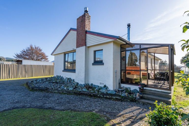 Photo of property in 9 Russell Esplanade, Otautau, 9610
