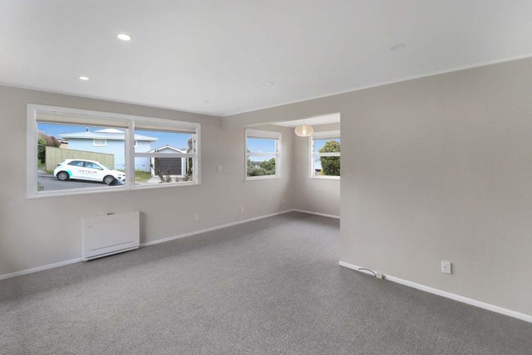 Photo of property in 6 Lenox Grove, Johnsonville, Wellington, 6037