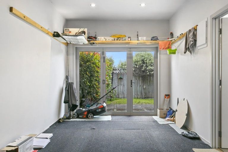 Photo of property in 23 Parata Street, Two Mile Bay, Taupo, 3330