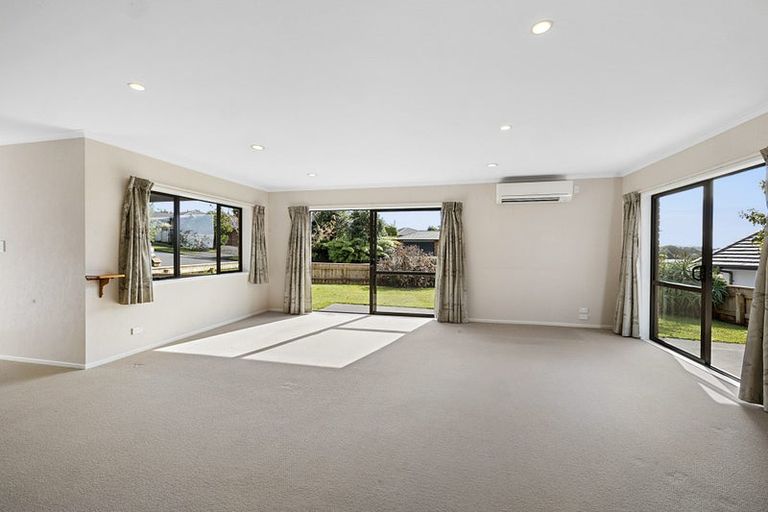 Photo of property in 72 Karamea Street, Whalers Gate, New Plymouth, 4310