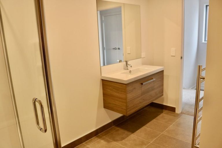 Photo of property in 94 Hobsonville Point Road, Hobsonville, Auckland, 0616