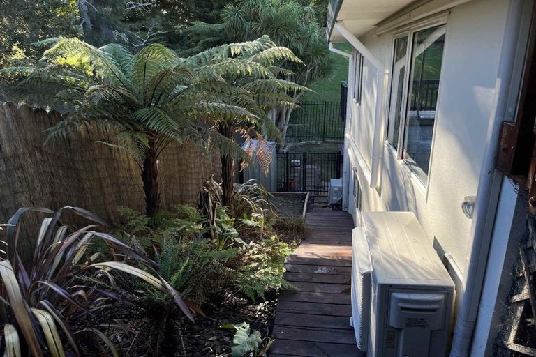 Photo of property in 2/288 Sunset Road, Windsor Park, Auckland, 0632
