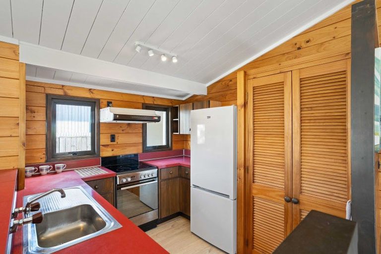Photo of property in 117 Weka Street, Whangamata, 3620