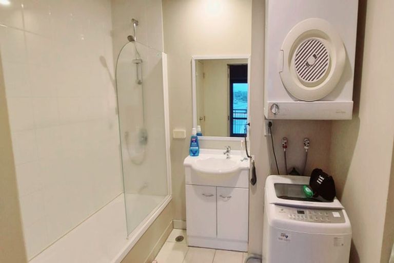 Photo of property in 5n/10 Crown Lynn Place, New Lynn, Auckland, 0600