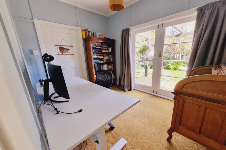 Photo of property in 11 Kauri Street, Eastbourne, Lower Hutt, 5013