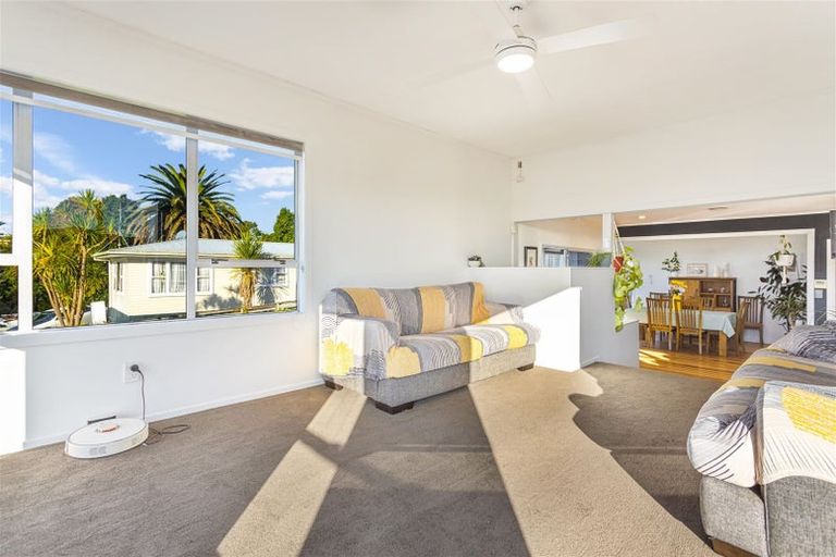 Photo of property in 123 Waimumu Road, Massey, Auckland, 0614