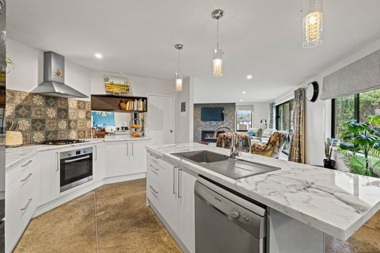 Photo of property in 1a Links Drive, Waiwhakaiho, New Plymouth, 4312