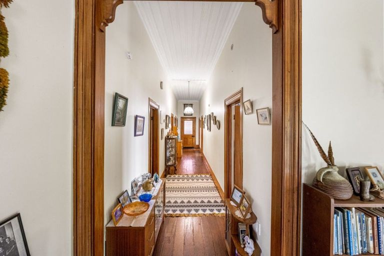 Photo of property in 18 Mills Street, Eltham, 4322