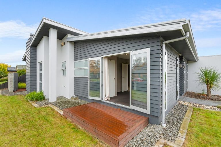 Photo of property in 16 Eaglesome Avenue, Aidanfield, Christchurch, 8025