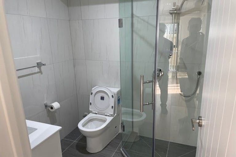 Photo of property in 3a Edwards Avenue, Henderson, Auckland, 0610