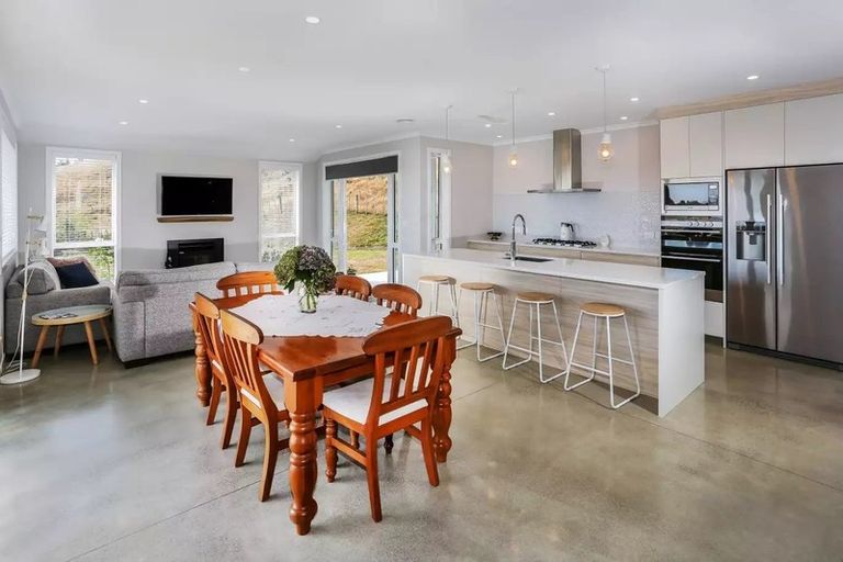 Photo of property in 167 Chamberlain Road, Bombay, 2675