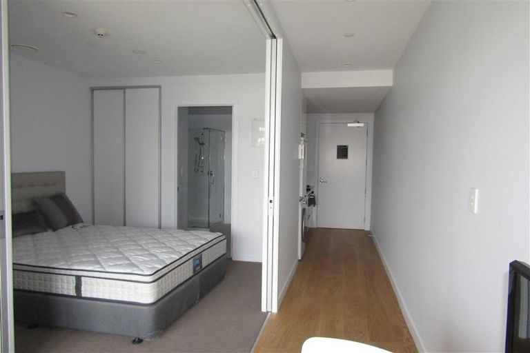 Photo of property in Frank Sargeson Apts, 406/74 Anzac Street, Takapuna, Auckland, 0622