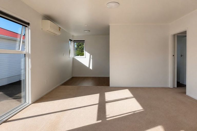 Photo of property in 80 Riverpark Crescent, Henderson, Auckland, 0610