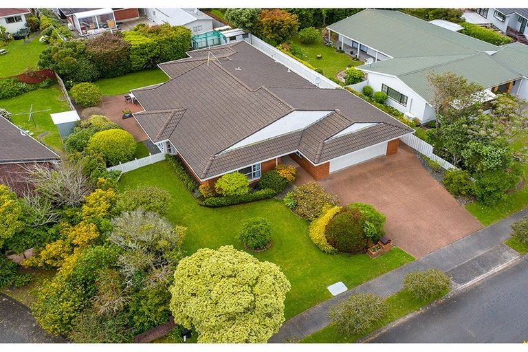 Photo of property in 16 Crampton Court, Orewa, 0931