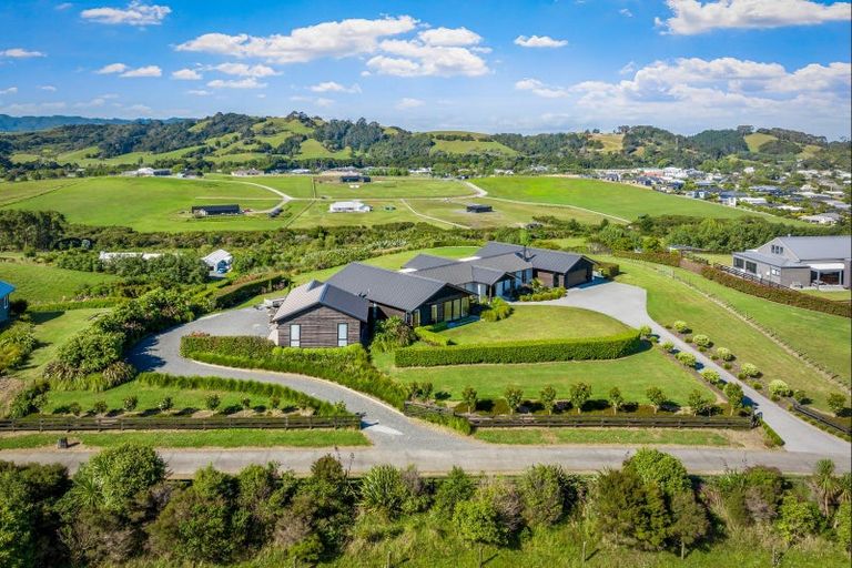 Photo of property in 16 Tamahunga Drive, Matakana, Warkworth, 0985