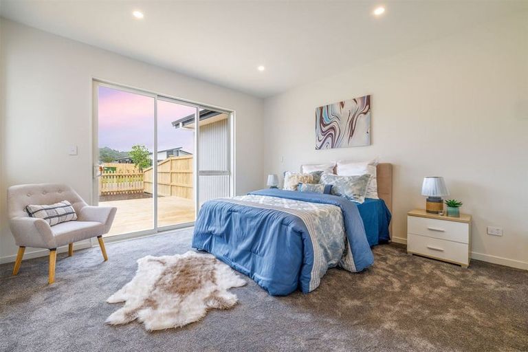 Photo of property in 23 Mcindoe Road, Kumeu, 0810