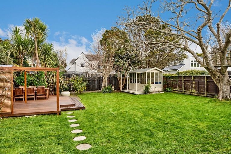 Photo of property in 10 Hinau Street, Woburn, Lower Hutt, 5010