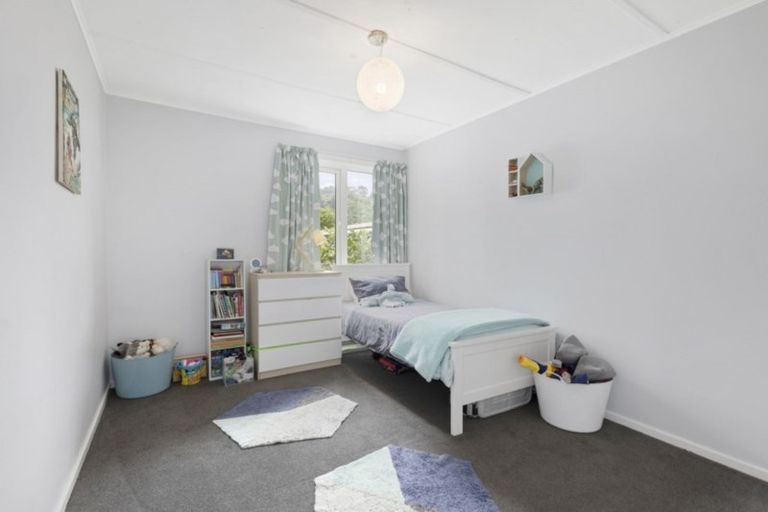 Photo of property in 25 Milne Crescent, Taita, Lower Hutt, 5011