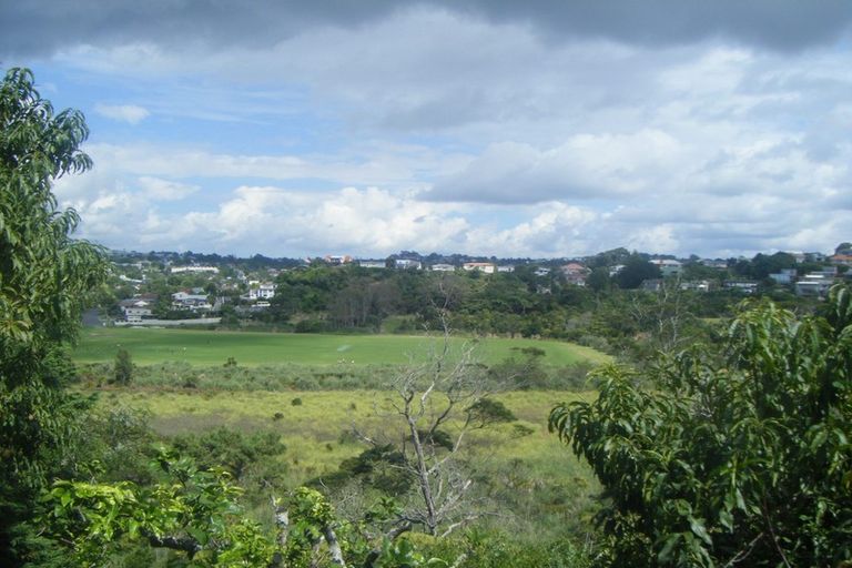 Photo of property in 1/84 Sylvan Avenue, Northcote, Auckland, 0627