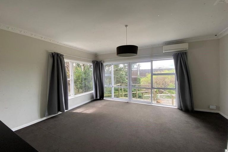 Photo of property in 62 Kelburn Parade, Kelburn, Wellington, 6012