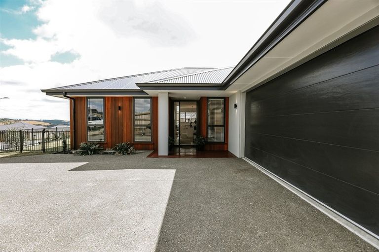 Photo of property in 43 Katania Heights, Brightwater, 7022