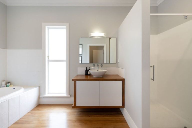 Photo of property in 30 Williams Street, Cambridge, 3434