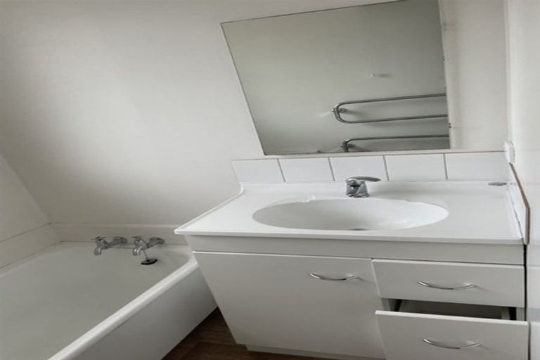 Photo of property in 70a Glenmore Avenue, Casebrook, Christchurch, 8051