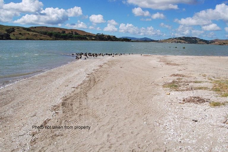 Photo of property in 54 Rangiora Road, Kaiwaka, 0573