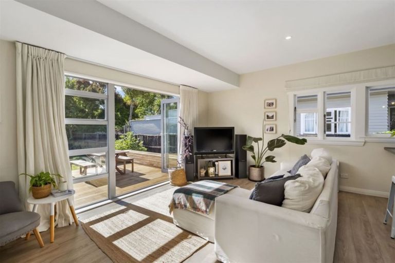 Photo of property in 70 Mayfield Avenue, Mairehau, Christchurch, 8013