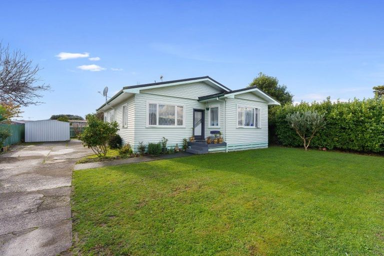 Photo of property in 38 Kirk Street, Otaki, 5512