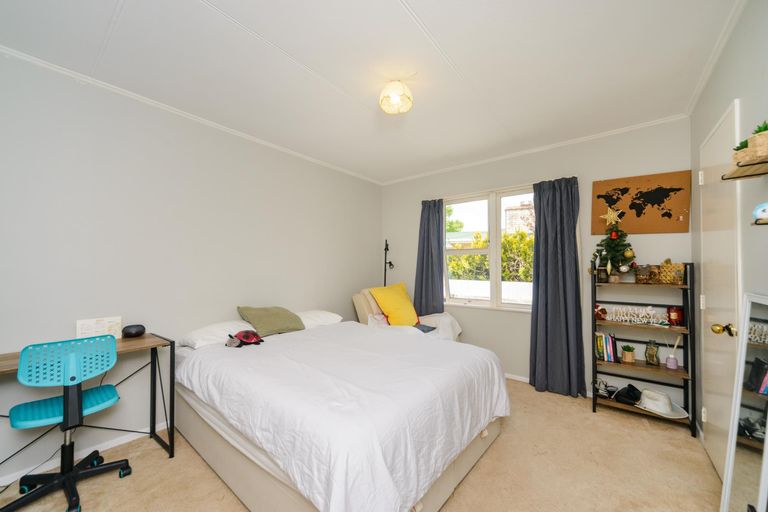 Photo of property in 14 Parkland Crescent, Terrace End, Palmerston North, 4410