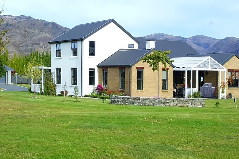 Photo of property in 1 Ash Lane, Cromwell, 9310