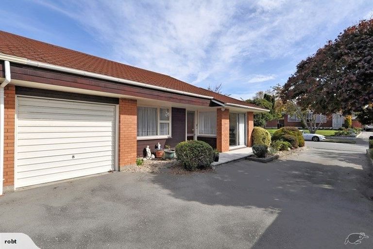 Photo of property in 1/7 Camberwell Place, Avonhead, Christchurch, 8042