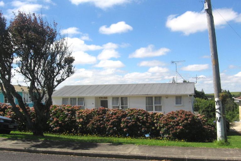 Photo of property in 12 Commissariat Road, Mount Wellington, Auckland, 1060