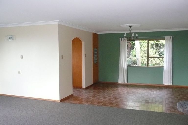 Photo of property in 31b Bush Road, Waiatarua, Auckland, 0604