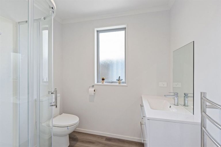 Photo of property in 8 Woodgrove Avenue, North New Brighton, Christchurch, 8083