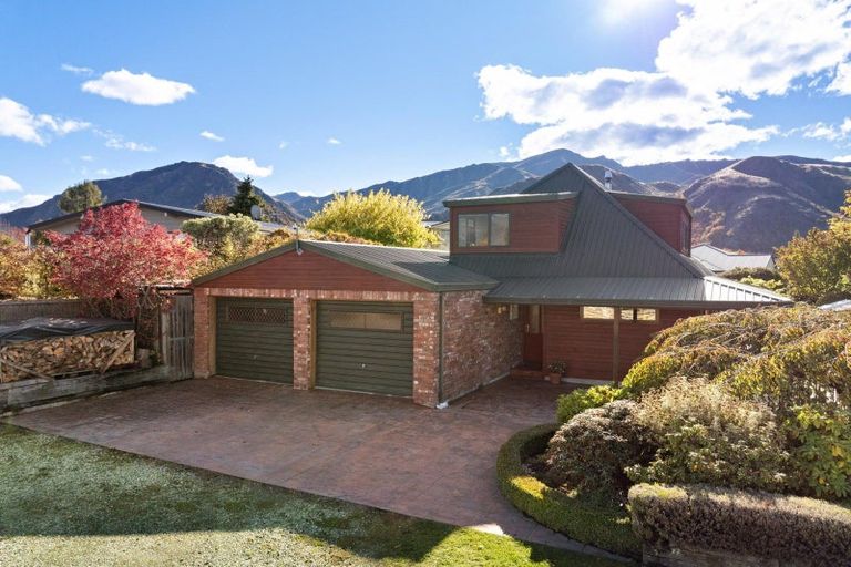 Photo of property in 18 Inverness Crescent, Arrowtown, 9302