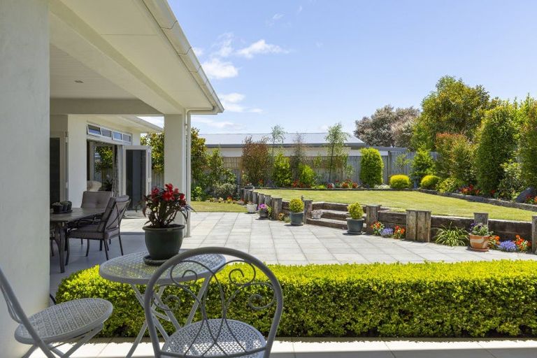 Photo of property in 25 Magnolia Rise, Waipahihi, Taupo, 3330