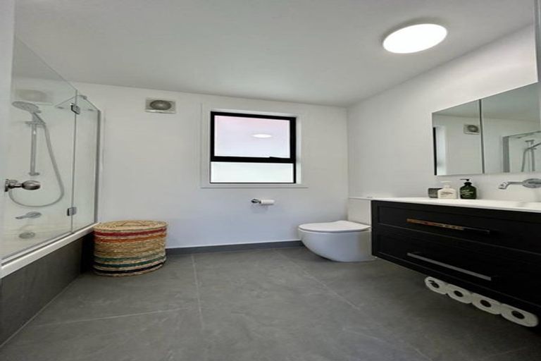 Photo of property in 7 Milton Street, Berhampore, Wellington, 6023