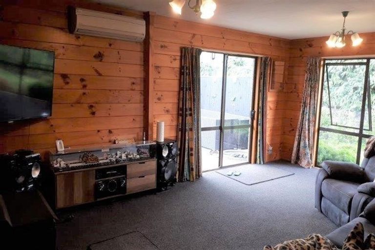 Photo of property in 21 Bunting Place, Woodend, 7610