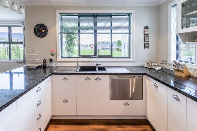 Photo of property in 1 Ash Lane, Cromwell, 9310