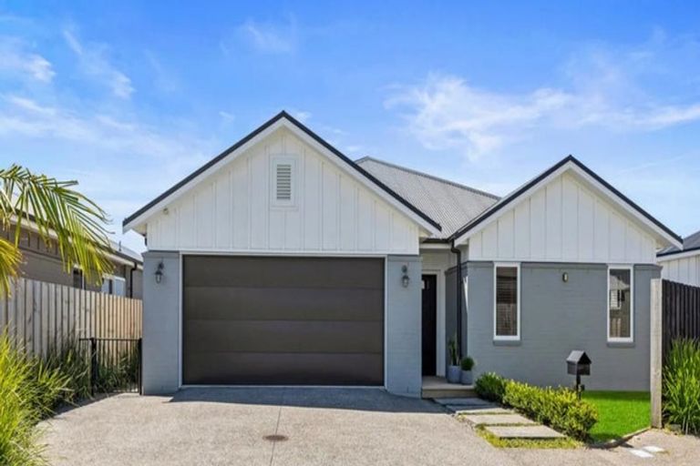 Photo of property in 5 Astelia Lane, Papamoa Beach, Papamoa, 3118