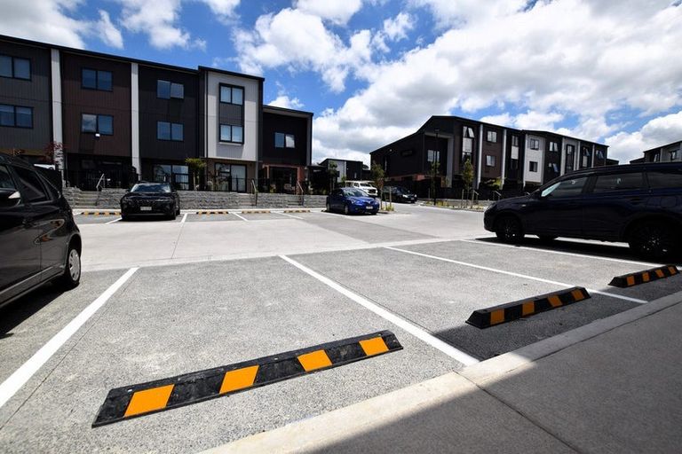 Photo of property in 45 Jabuka Street, Glen Eden, Auckland, 0602